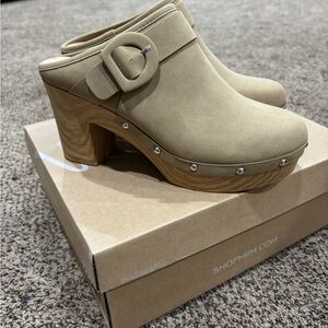 Women's Tan Clogs with Buckle Detail and Wooden-like Sole